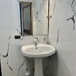 Gasthuis Private Entry And Bathroom Tirana