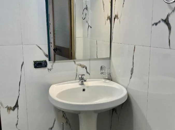 Casa de hóspedes Private Entry And Bathroom Tirana