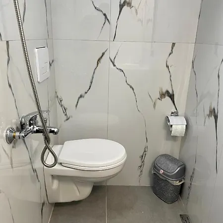 Casa de hóspedes Private Entry And Bathroom Tirana